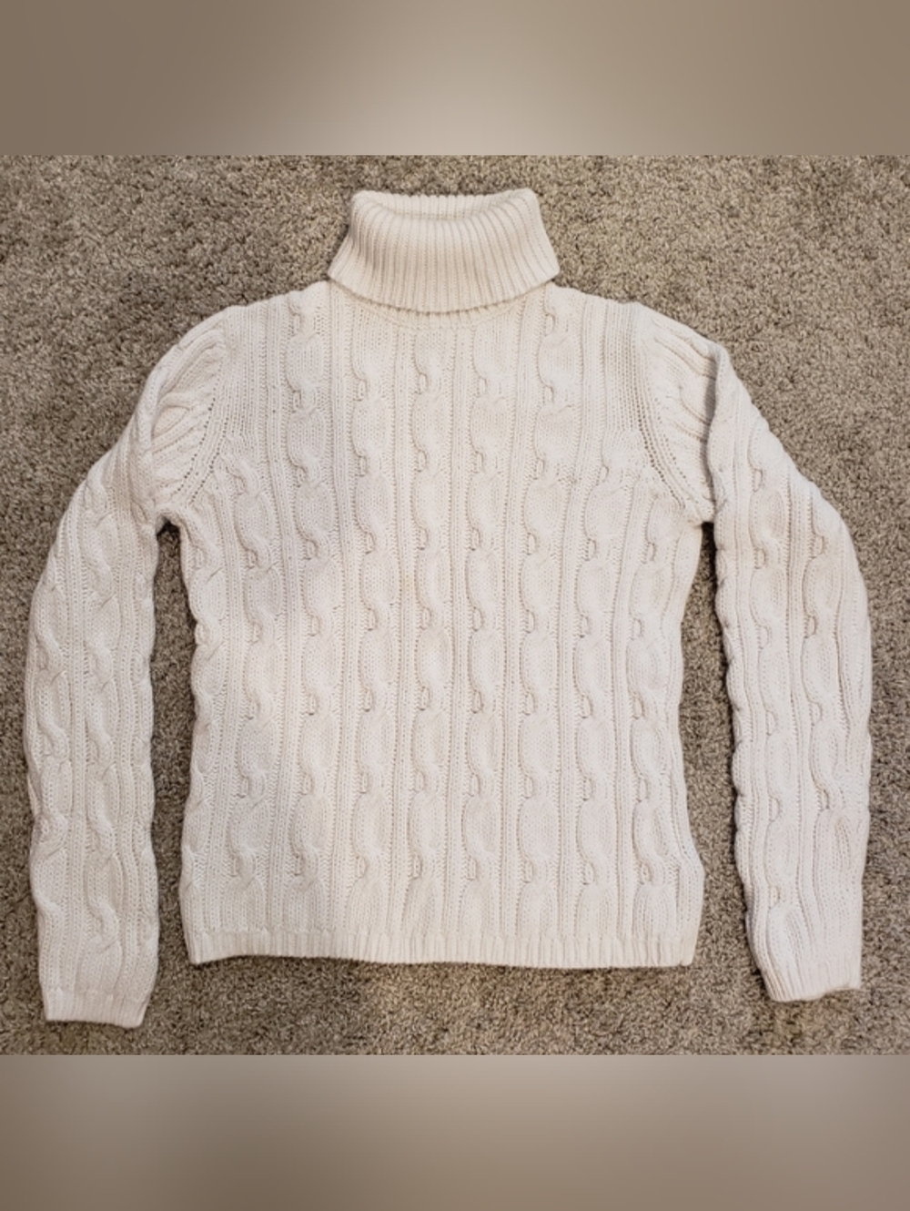NINE & COMPANY CABLE WHITE TURTLENECK IN SIZE S